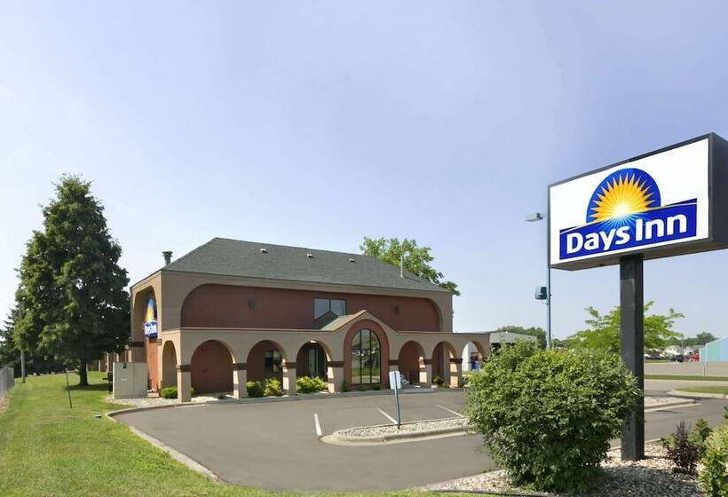 فندق صغير Days Inn By Wyndham Willmar