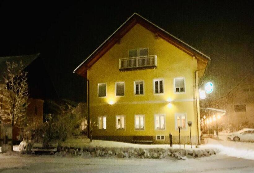 هاستل Gasthaus Zum Fuchs   Familie Andrä