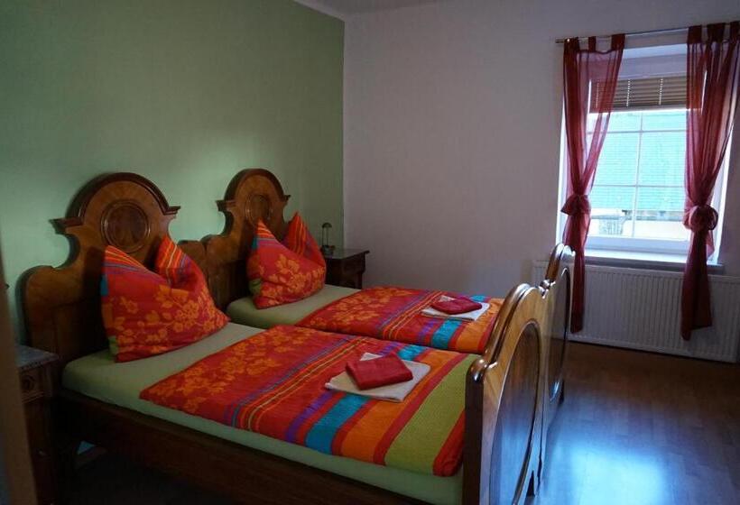 هاستل Gasthaus Zum Fuchs   Familie Andrä