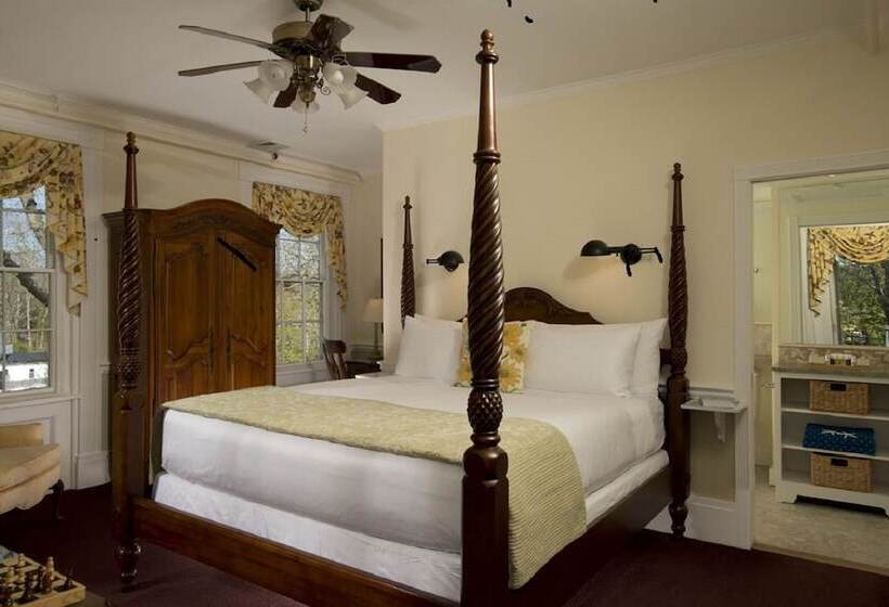 هاستل The Inn At Cape Cod