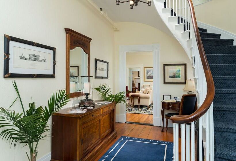 هاستل The Inn At Cape Cod