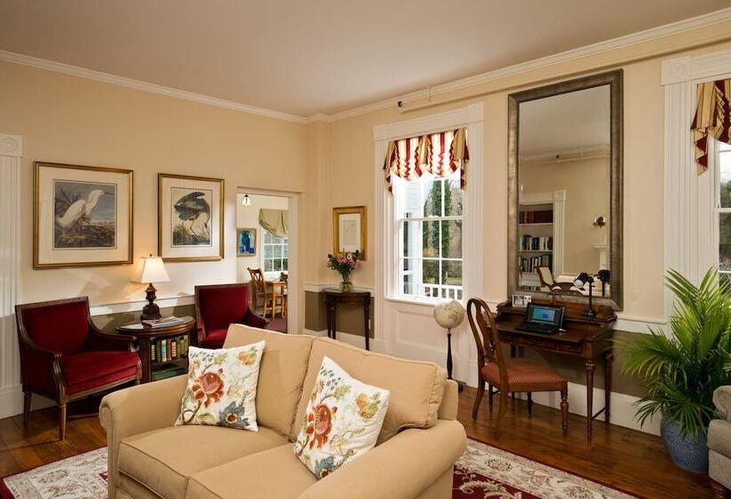 هاستل The Inn At Cape Cod