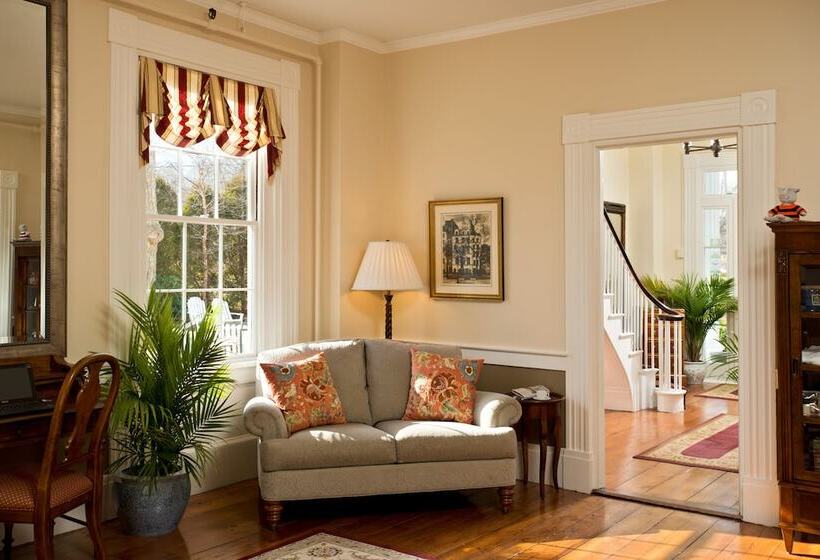 هاستل The Inn At Cape Cod