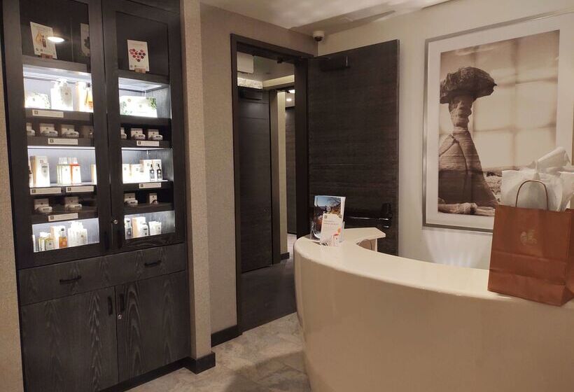 هتل Hoodoo Moab, Curio Collection By Hilton