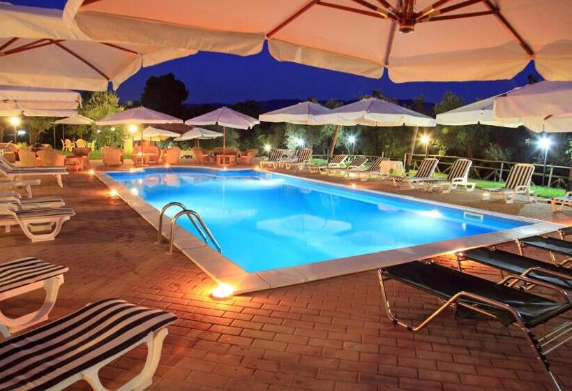 هتل Il Borgo Sul Lago