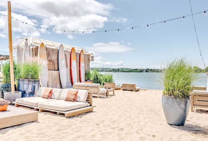 فندق The Surf Lodge