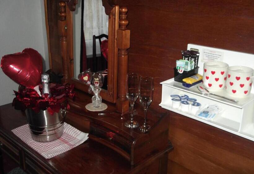 پانسیون Happy Days Guesthouse