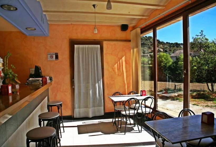 بنسيون Hostal La Fuente