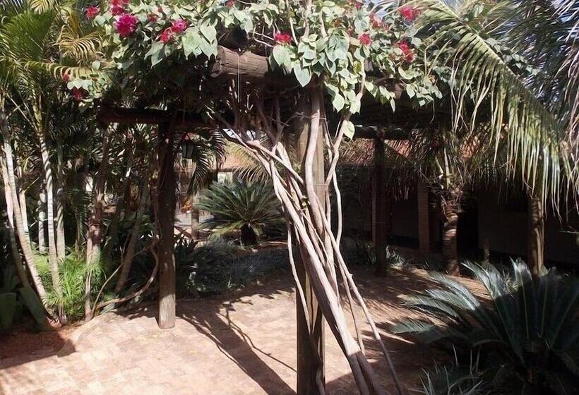 پانسیون Pousada Aldeia Das Flores