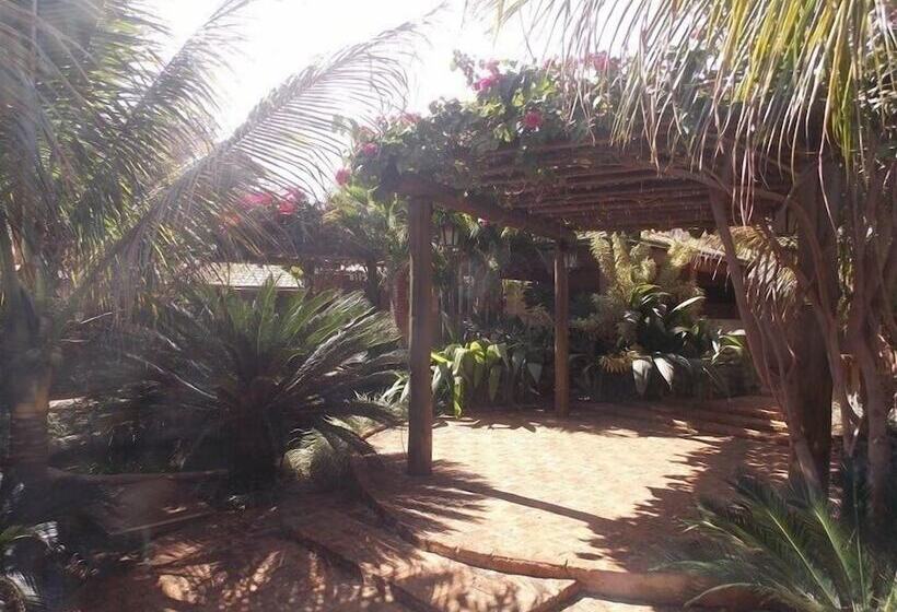 پانسیون Pousada Aldeia Das Flores