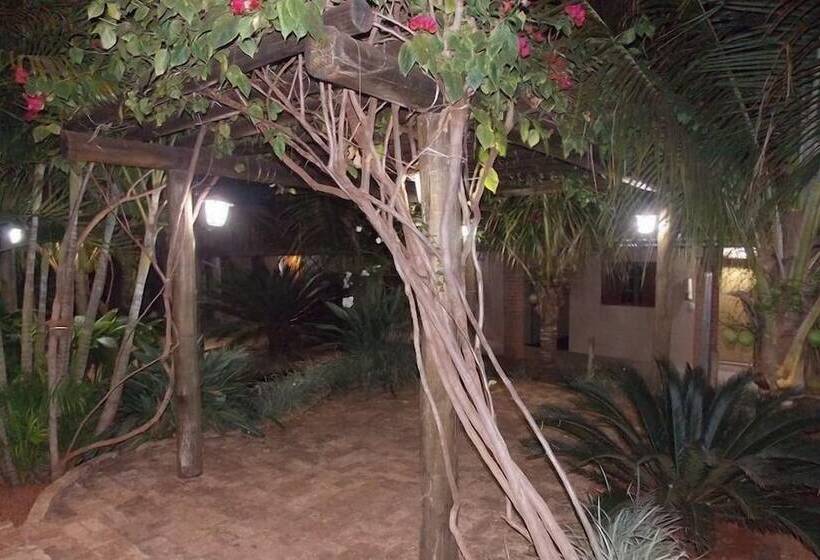 پانسیون Pousada Aldeia Das Flores