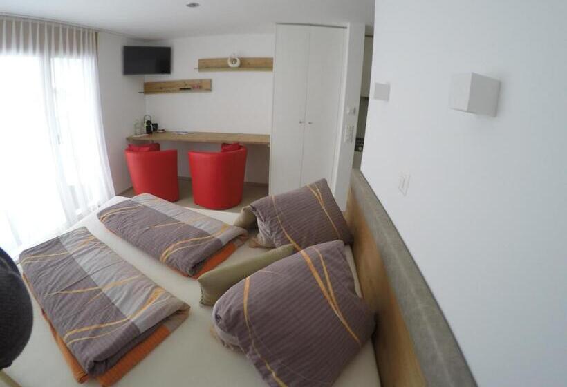 ペンション Ustria / Pensiun Trutg