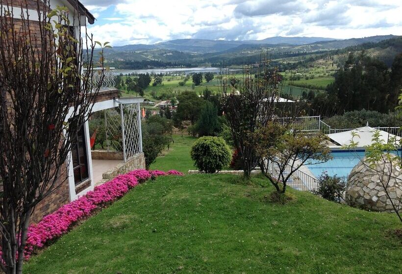 هاستل Miravalle Suites