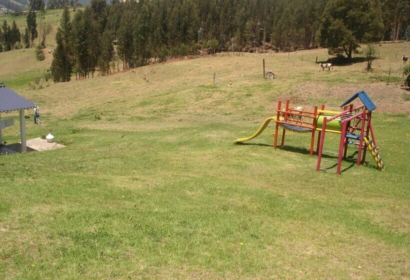 هاستل Miravalle Suites