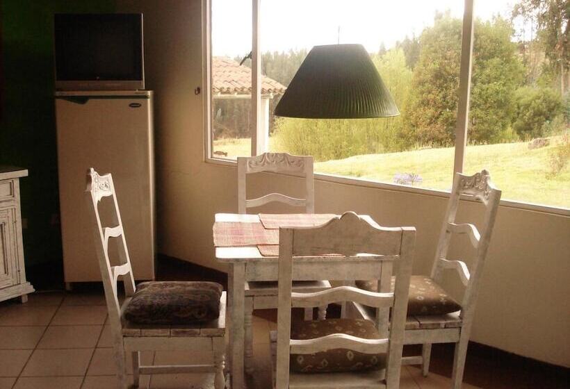 هاستل Miravalle Suites