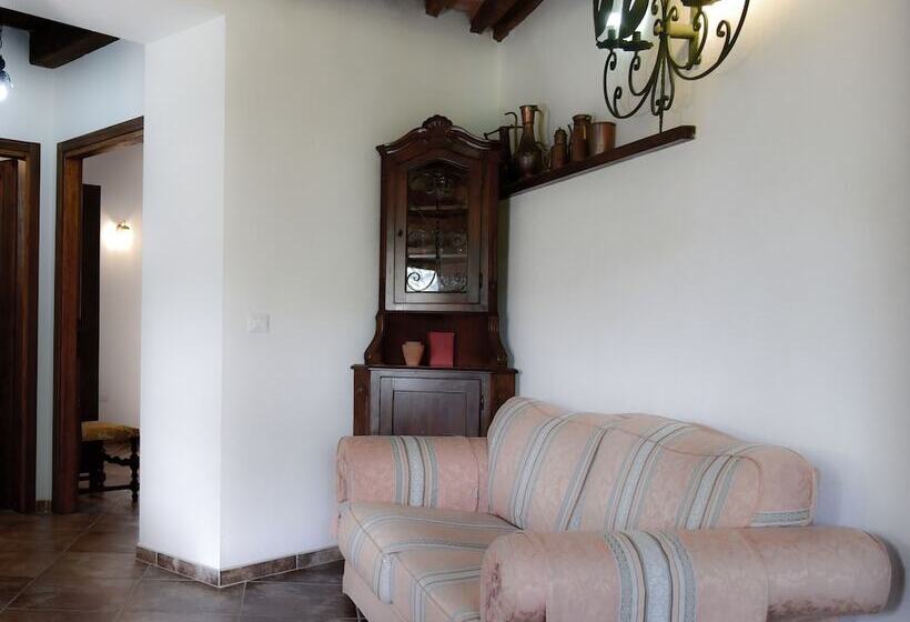 فندق Agriturismo Castello Delle Fornaci   Private Jacuzzi