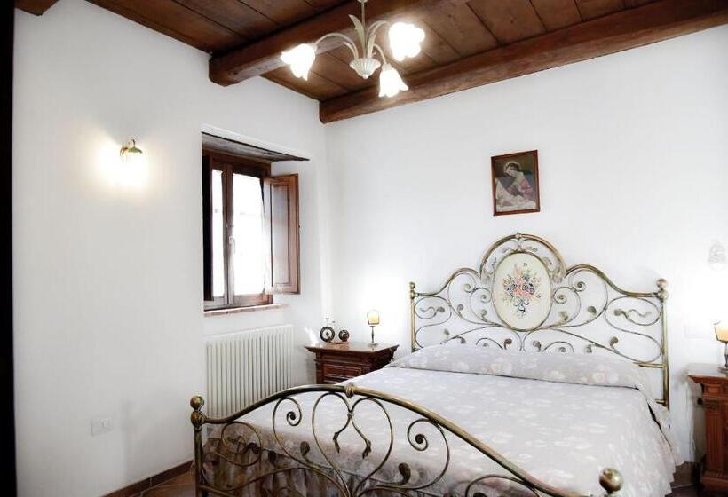 فندق Agriturismo Castello Delle Fornaci   Private Jacuzzi