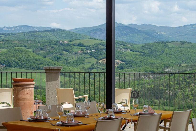 فندق Terra Di Michelangelo