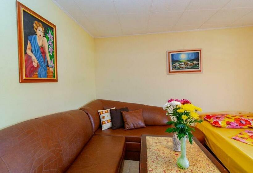 پانسیون Fener Guest House