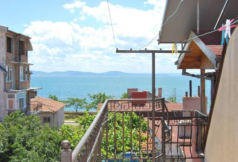 پانسیون Fener Guest House
