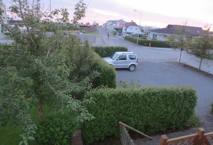 پانسیون Teigur Guesthouse