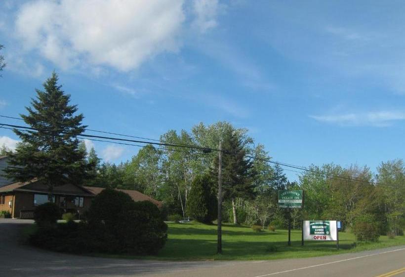 فندق صغير Sherbrooke Village Inn