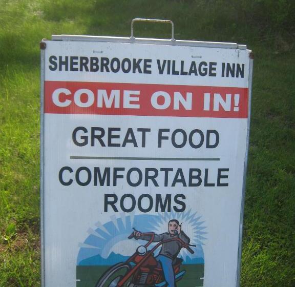 فندق صغير Sherbrooke Village Inn