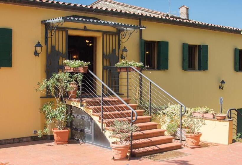 فندق Agriturismo Podere Villa Alessi