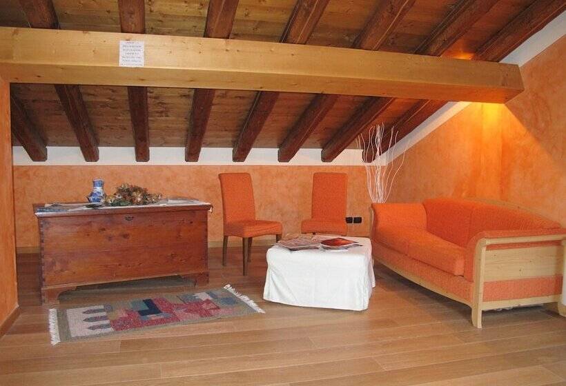 هتل La Casa Vecchia