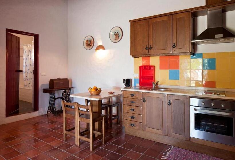 هتل Monte Dos Parvos