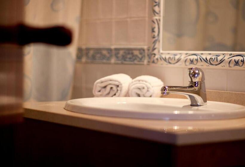 هتل Monte Dos Parvos