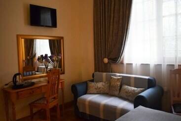 پانسیون Auberge Alouette Guesthouse