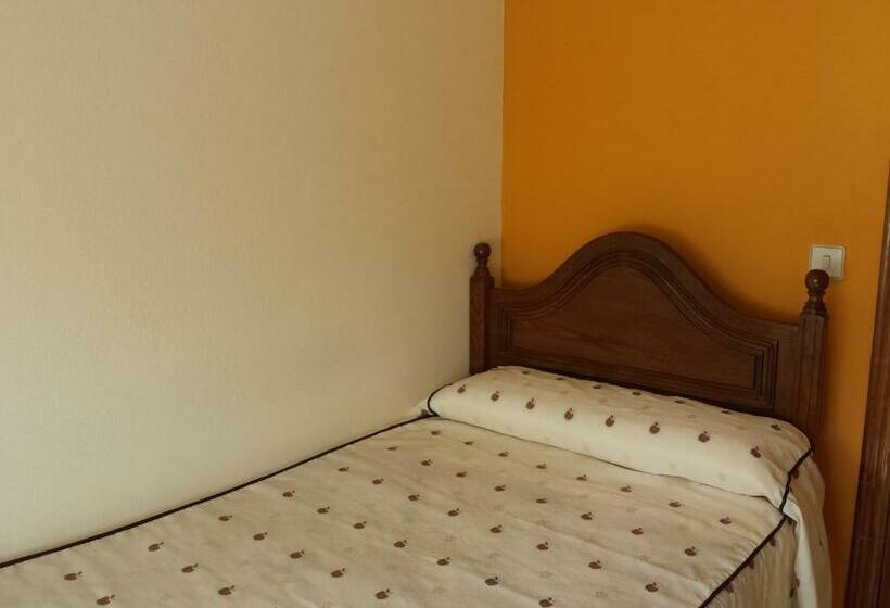 پانسیون Hostal Atila