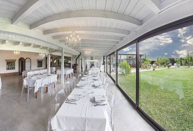 هتل Agriturismo Torre Flavia