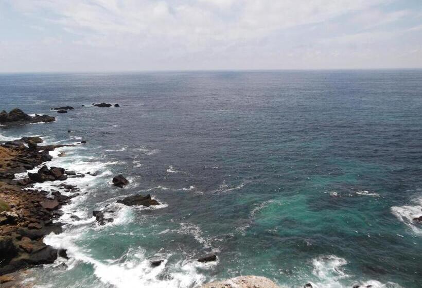 پانسیون Hostal Alcazaba