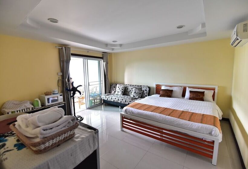 پانسیون Joy House Jomtien Beach
