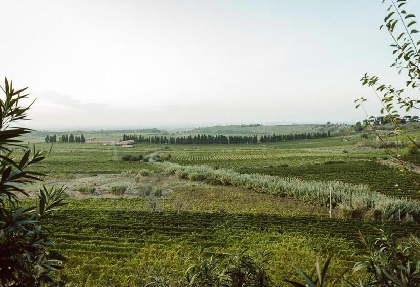 هتل Merumalia Wine Resort