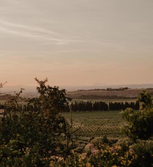 هتل Merumalia Wine Resort