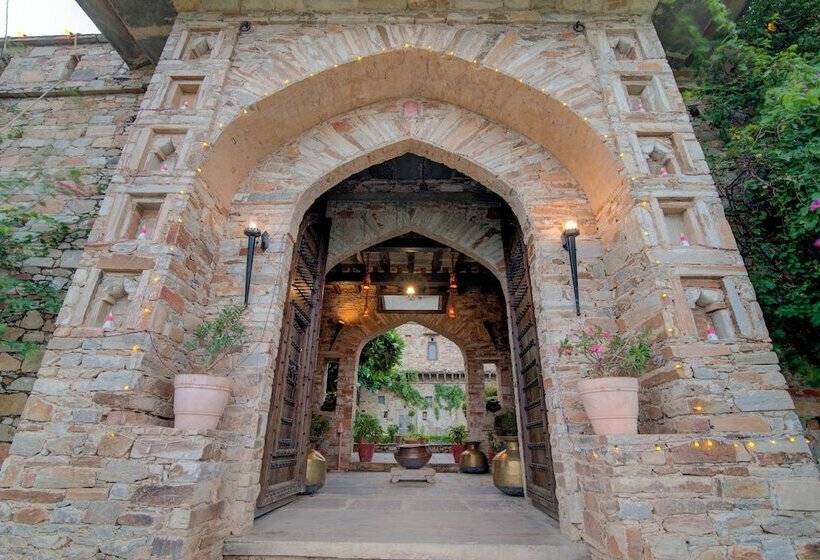 فندق Fort Dadhikar, Alwar