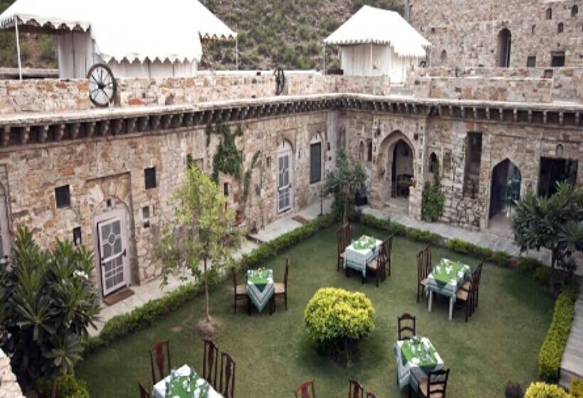 فندق Fort Dadhikar, Alwar