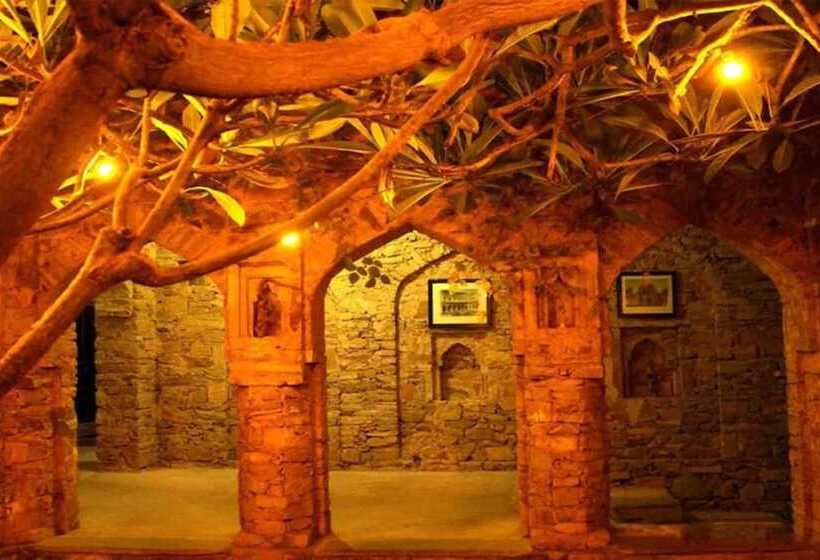 فندق Fort Dadhikar, Alwar