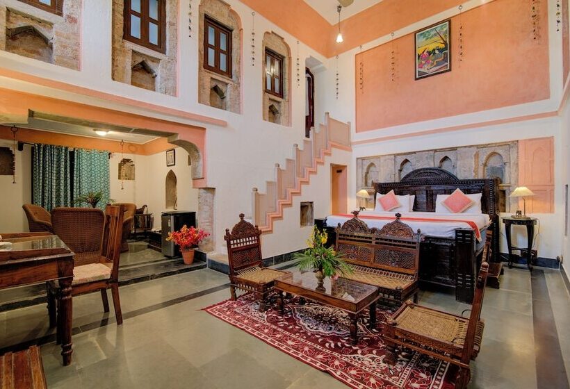 فندق Fort Dadhikar, Alwar