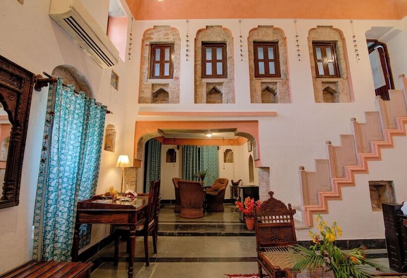 فندق Fort Dadhikar, Alwar