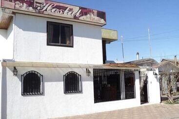 پانسیون Hostal Casa Familia