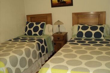 پانسیون Hostal Casa Familia