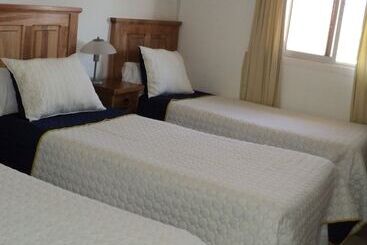 پانسیون Hostal Casa Familia