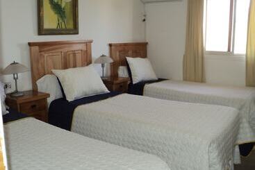 پانسیون Hostal Casa Familia