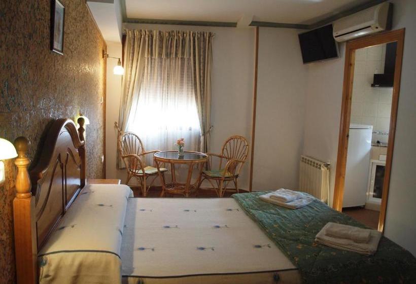 ペンション Hostal Yuste