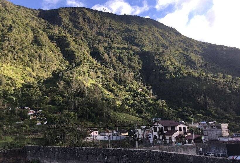 پانسیون La Petite Auberge   Hostel