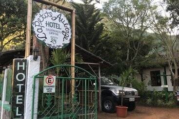 پانسیون La Petite Auberge Hostel